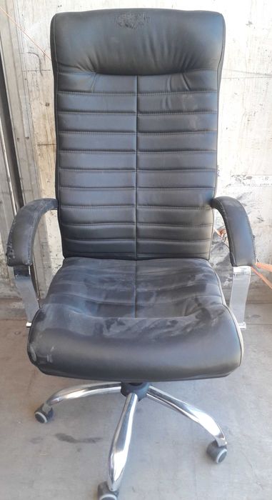 Продам офисные кресла