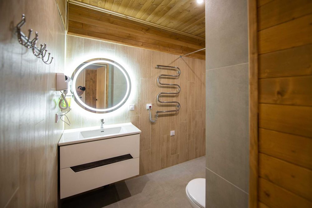 Будинок подобово для святкувань, 10 осіб, чан-джакузі, 5км до  Львова