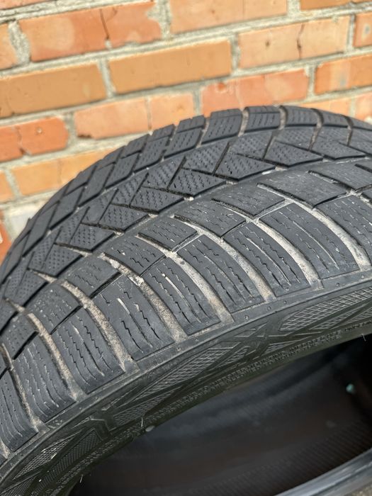 Зимова гума Vredestein WintracPro R20 255/40