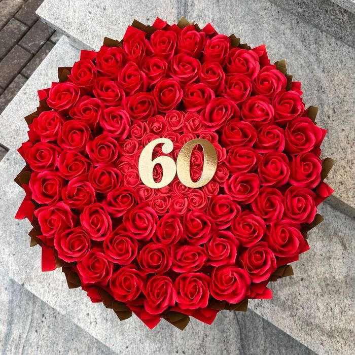 Prezent na 60 Urodziny. Bukiet mydlane róże oraz piankowe różyczki.
