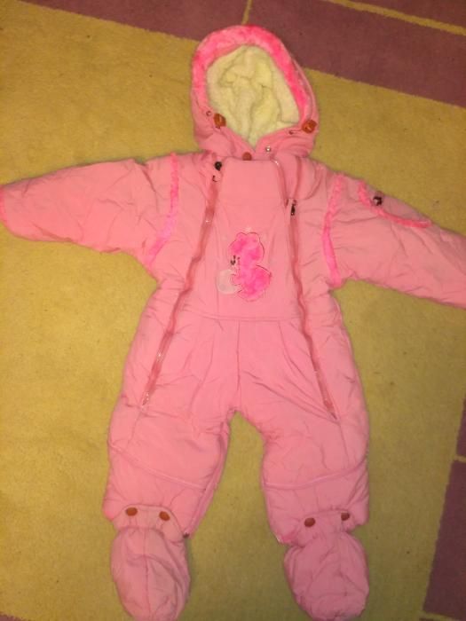 Продам зимний комбинезон на девочку
