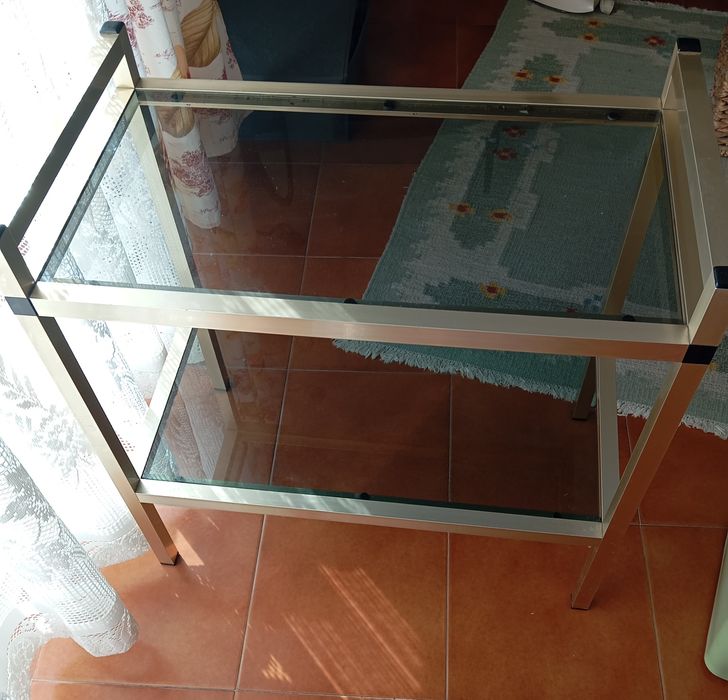 Mesa de apoio em metal dourado e vidro