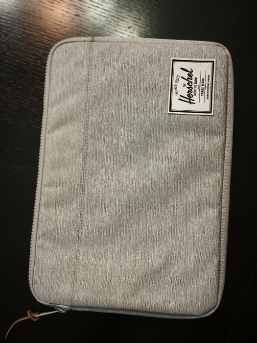 Bolsa Sleeve para Portátil 14" Herschel Anchor - Raven Crosshatch