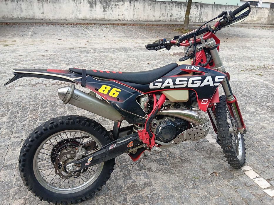 Mota de enduro gas gas EC300 2t 2021 excelente estado