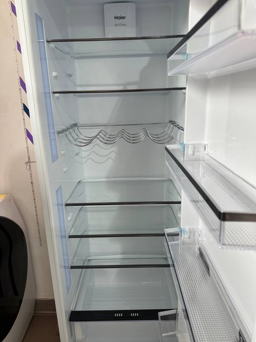 Холодильник вбудований вмонтований під забудовою Haier AirFlow.А++