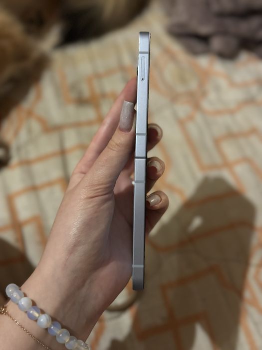 Samsung Galaxy Flip 6 (256GB)