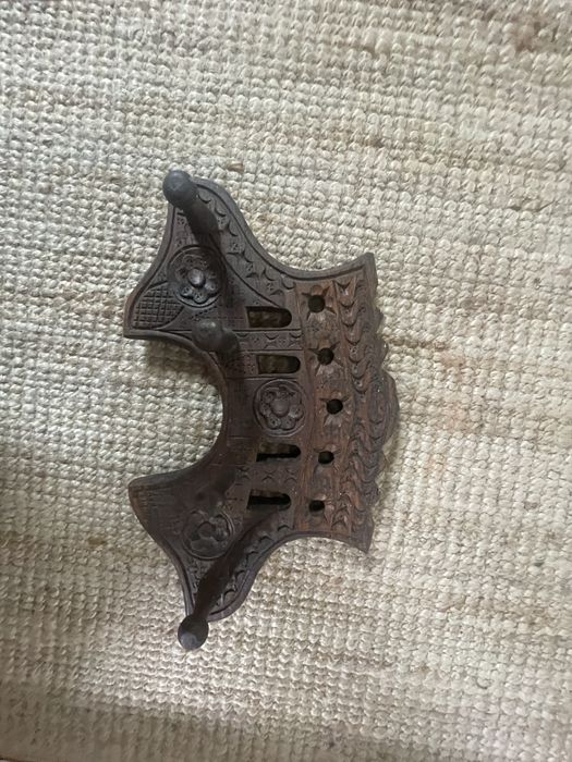 Cabideiro de madeira