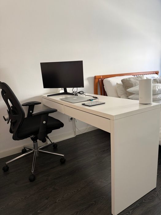 Secretária IKEA MICKE Branca (105x50 cm)