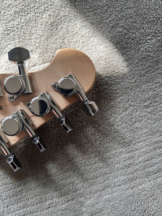 Sterling Silhouette Silo 3 - locking tunners