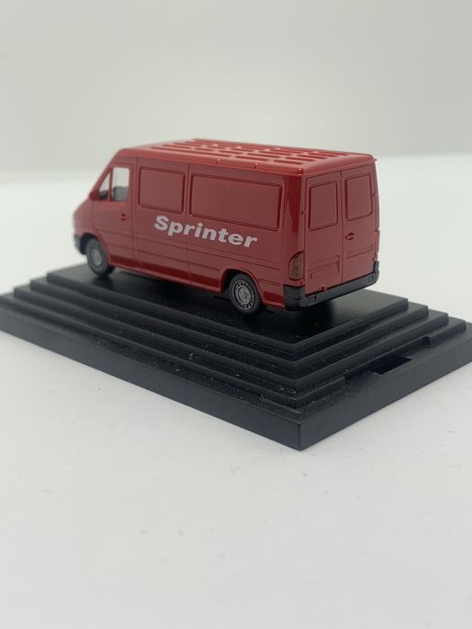 Mercedes Sprinter da Wiking escala 1/87