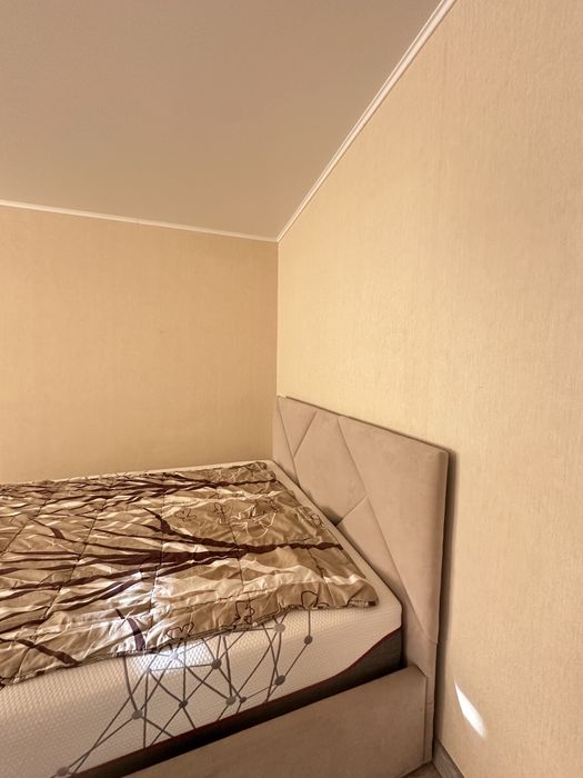 Зигіна, 2х кімнатна студія 17000грн + комунальні