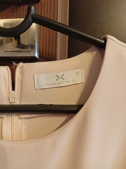 Sukienka elegancka kolor beżowy rozmiar M