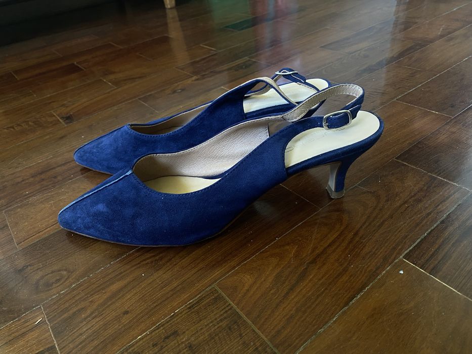 Sapatos em bico de salto pequeno estilo Stilettos marca EUREKA 41