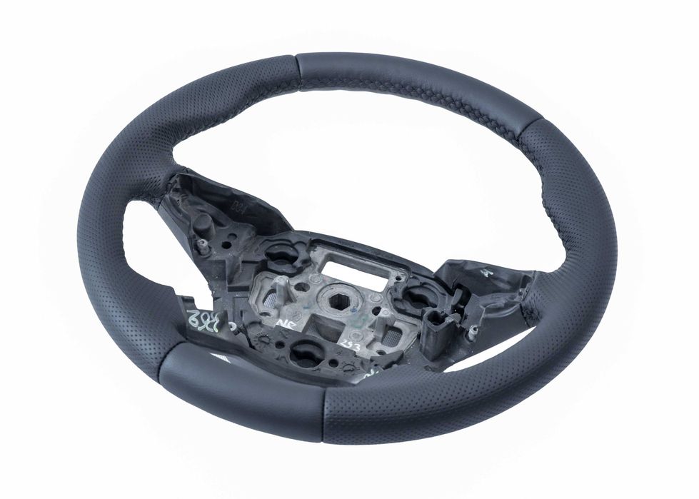 Kierownica Ford Focus 3 2010- obszyta nową skórą PFI car styling