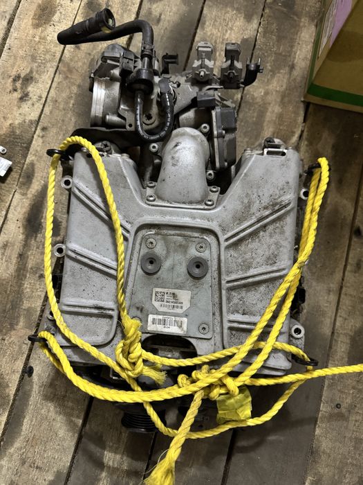 Компрессор надува повітря 06E145601AG audi