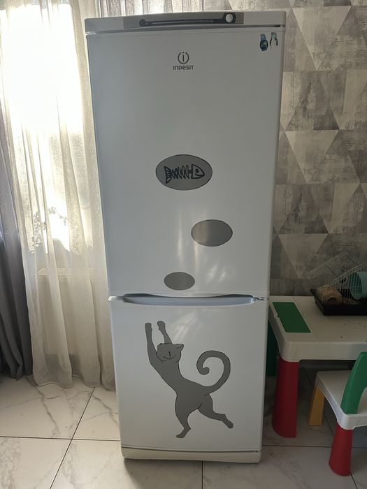 Холодильник Indesit б/у