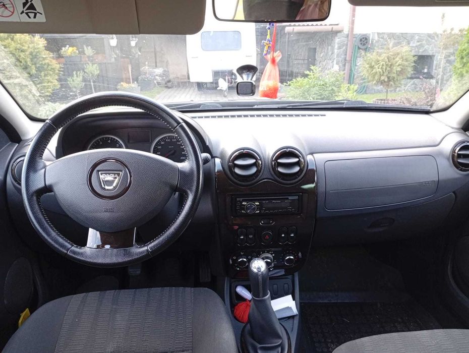 Dacia duster 2011