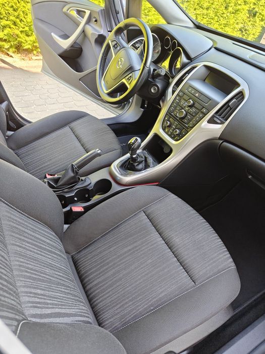 Astra J 1.6 benzyna 115km.