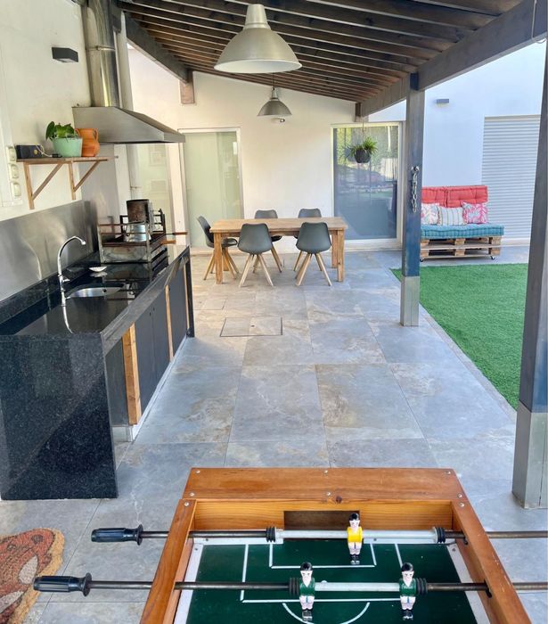 Espaço para festas com piscina