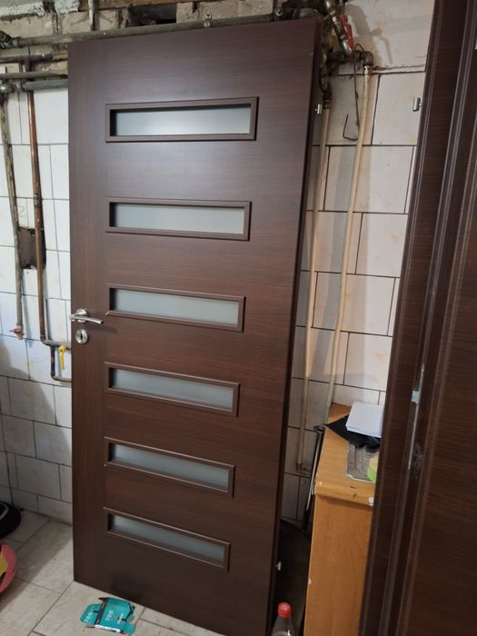 Drzwi wewnętrzne lokalowe 6 szt + ościeżnice