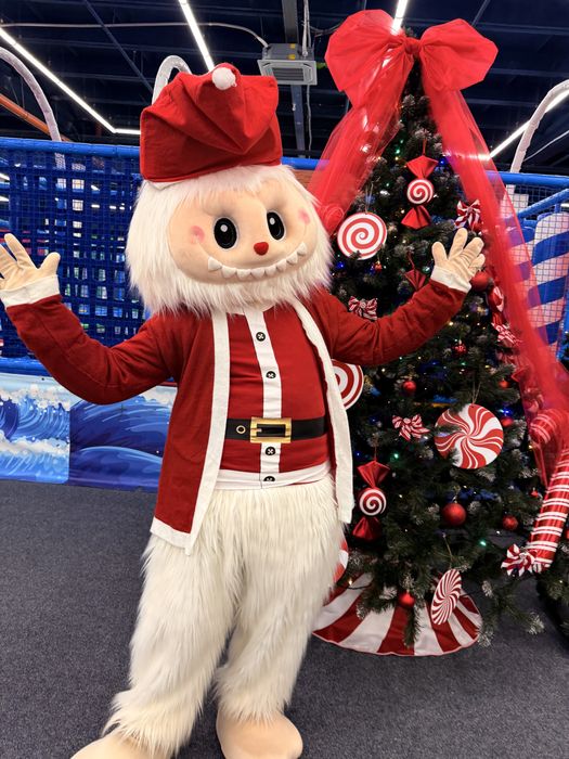 Білий Мішка,Лабубу,Стіч,Пес Патрон, Міккі Маус, аніматор, белый мишка