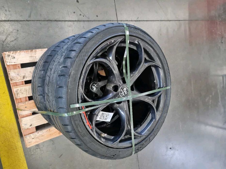 jantes e pneus trás Alfa-Romeo GIULIA V6 510