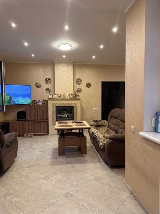 Київ Садова Осокорки р-н Шлюз №2 єроремонт будинок без комісії