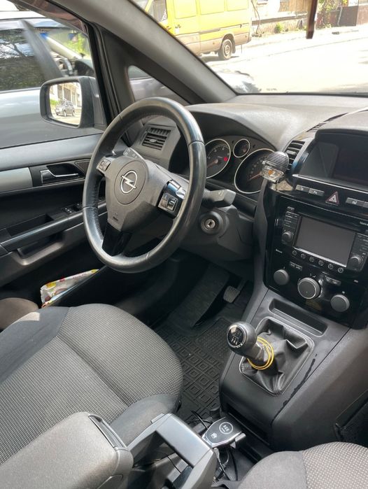 Opel Zafira 2012