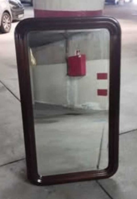 Espelho 1m* 60 cm com rebordo em madeira