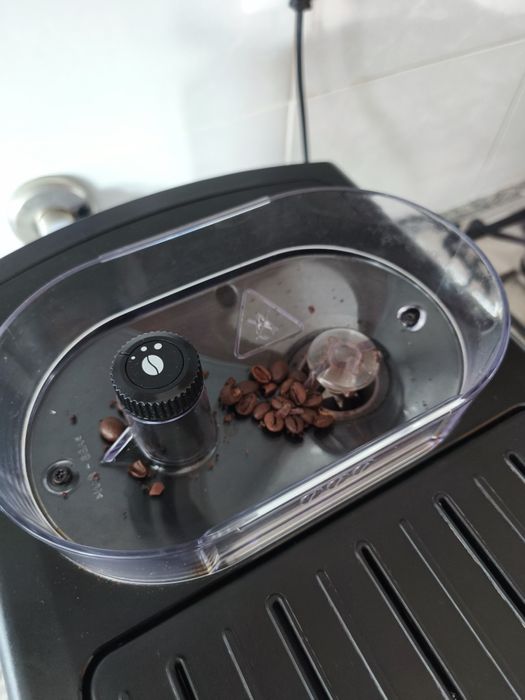 Máquina de Café Krups Automática e Digital com moinho