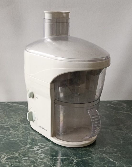 Соковижималка KENWOOD JE 550