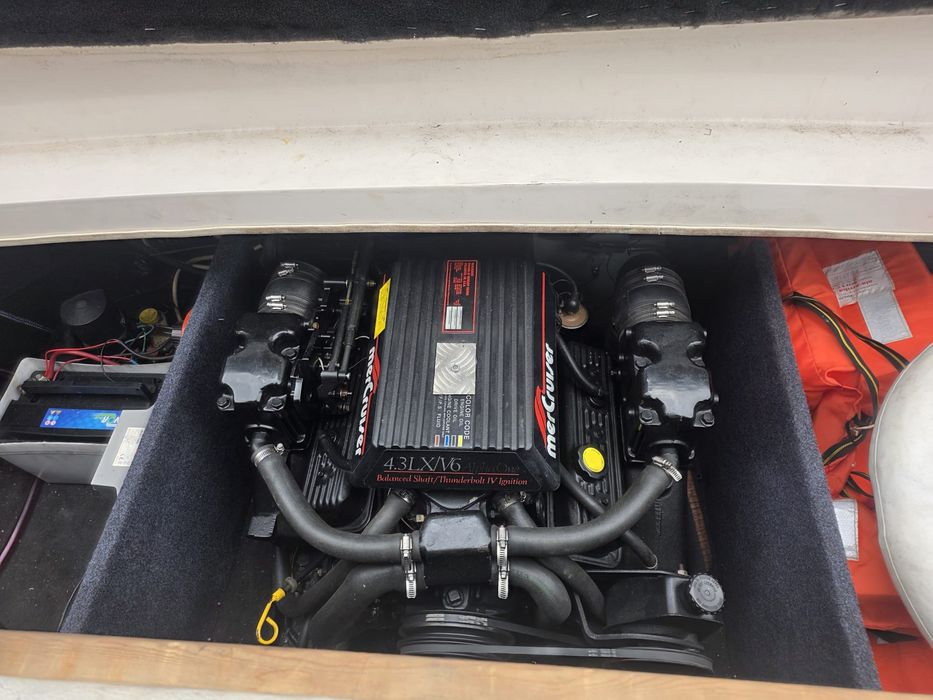 Caravel , 4.3 mercruser