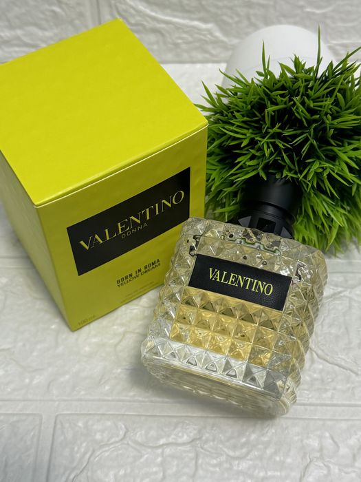 Жіночий аромат Valentino Born in Roma Yellow Dream