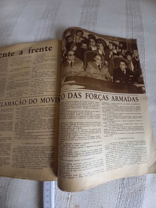 Grande revista de maio de 74 sobre General Spinola