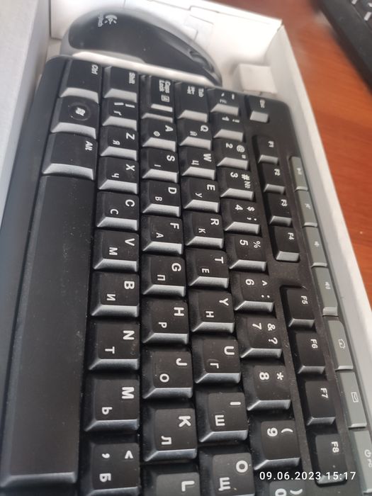 Комплект беспроводной клавиатура и мышь logitech MK260