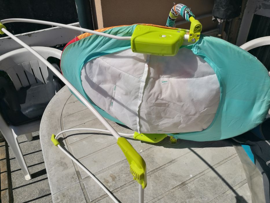 Espreguiçadeira nova na caixa de vibração e embalo vendo ou troco