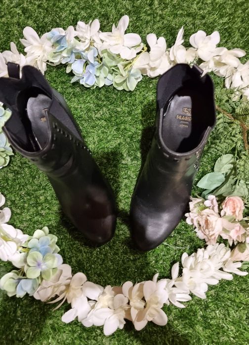 Bota Preta com Salto