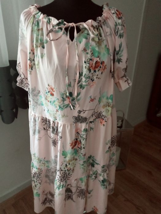 Sukienka lato 3 falbany luzna roz wzorki44
