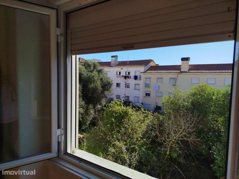 Quarto - localizado em Alvalade Lisbon