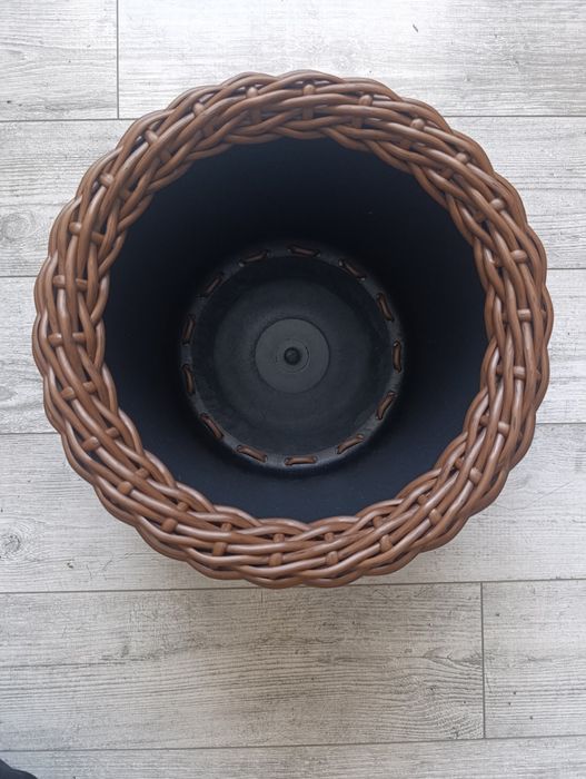 Кашпо з ротангу 10 л.  ручної роботи