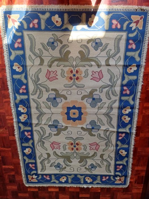 Tapete de Arraiolos para Sala (1.80m x 1.20m)
