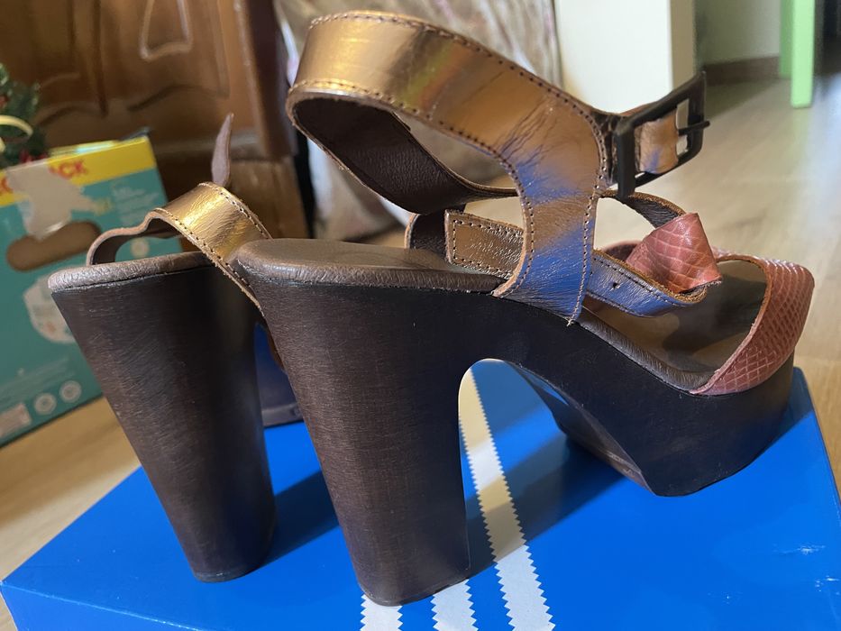 Sandálias (como novas)