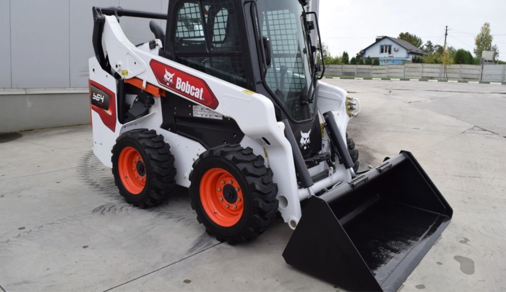 Оренда міні-навантажувача Bobcat погодинно