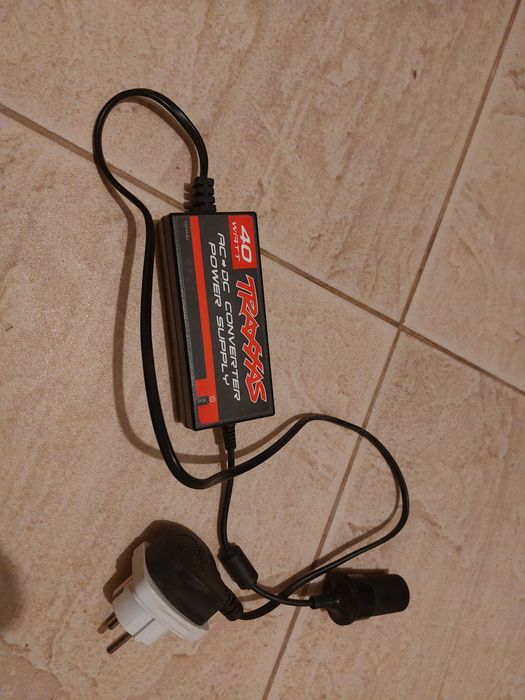 Traxxas conversor AC -DC