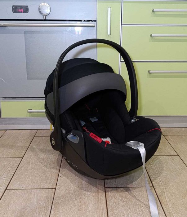 Cybex Cloud Z i-size Platinum Ferrary автокрісло в новому стані