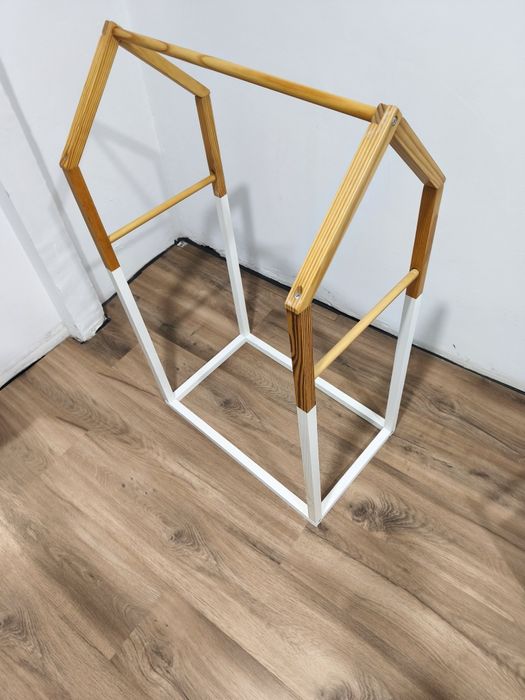 Suporte cabides infantil