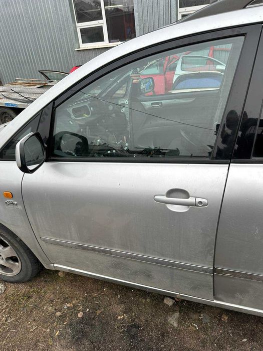 Дверь передняя левая Toyota Avensis Verso 2001-