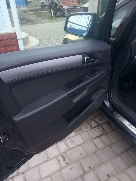 Продам Opel Zafira 2013