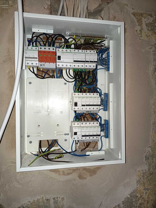Elektryk - montaż i modernizacja instalacji elektrycznej.
