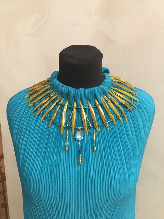 Эффектное украшение колье